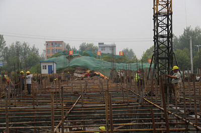 聚焦重點(diǎn)項(xiàng)目 共促提質(zhì)增效——全市“百城建設(shè)提質(zhì)工程”第二觀摩組深入我縣觀摩點(diǎn)評建設(shè)工程施工